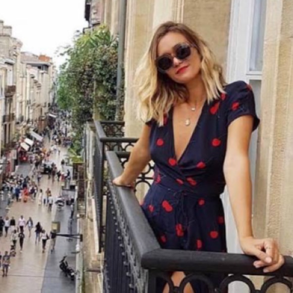 Dresses & Skirts - Wrap dress size small